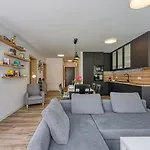 Apartment Casa Ella With Private Pool