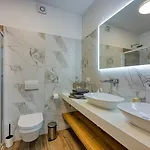 Casa Ella With Private Pool ポレッチ