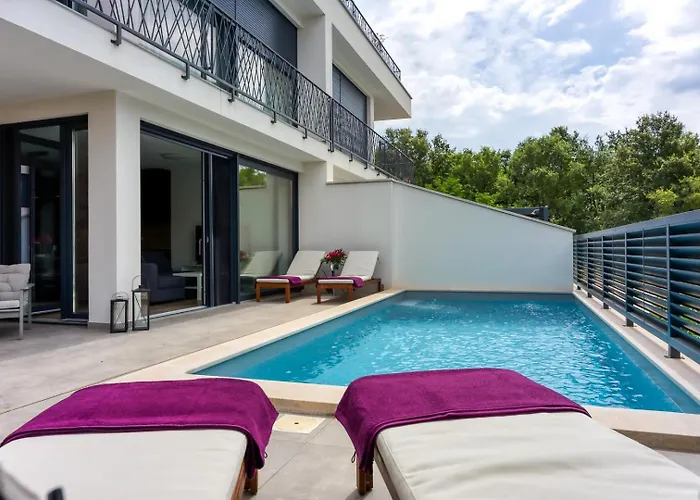 Casa Ella With Private Pool Poreč