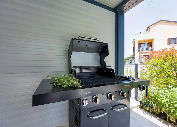 Casa Ella With Private Pool Apartment *